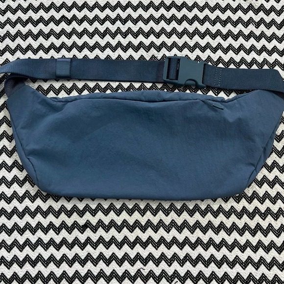 Code Blue lululemon On the Beat Belt Bag *4.5 - Picture 9 of 12